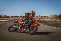2026 KTM 690 SMC R