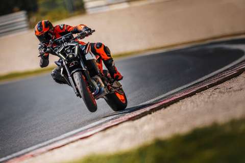 MY26 KTM 990 Duke R Race Track Action Wheel Lift