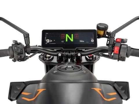 MY26 KTM 990 Duke R Touch Screen Display and Cockpit View