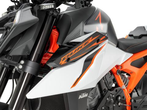 MY26 KTM 990 Duke R Studio Detail