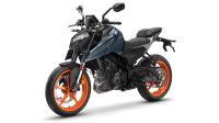 727400 MY26 KTM 125 DUKE Blue 003 EU GLOBAL IMAGES
