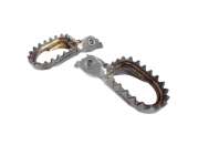 Apico titanium footpegs trials