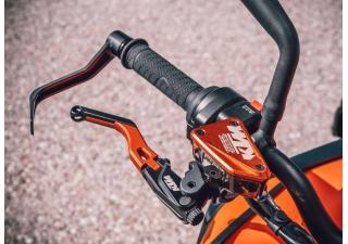 03 03 2022 1656 FACTORY BRAKE LEVER PROTECTION 03