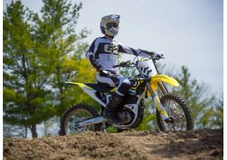 14 07 2023 1507 sur ron Storm Bee cov img 02