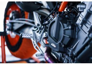 CLUTCH COVER PROTECTION ON BIKE