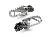 Convert 1200 Wx1200 H PHO NMON 681605 A62603940088 Footpeg set Studio Pictures Street SALL AWSG V1