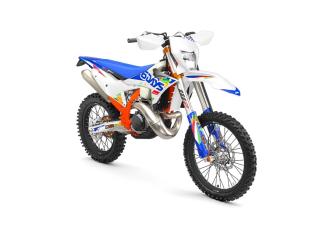 PHO BIKE 90 REVO KTM enduro 300 exc 6days right front studio image SALL AEPI V1