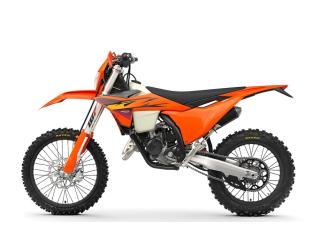 PHO BIKE 90 LI KTM enduro 125 xc w left side view studio image SALL AEPI V1