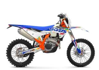 PHO BIKE 90 RE KTM enduro 500 excf 6days right side studio image SALL AEPI V1