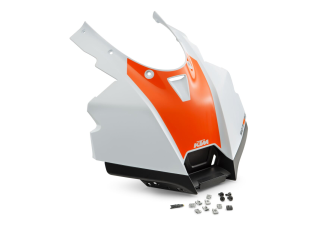 Convert 1200 Wx1200 H PHO PP NMON 739165 A67408953044 Front fairing Studio Pictures Street SALL AWSG V1