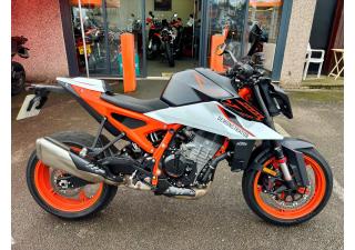 Demo 990 duke r
