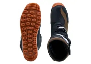Boots Tech T Black Brown Gum 3