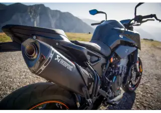 Pho pp mon 6360597910033 akrapovic slip on line detail1 sall awsg v1