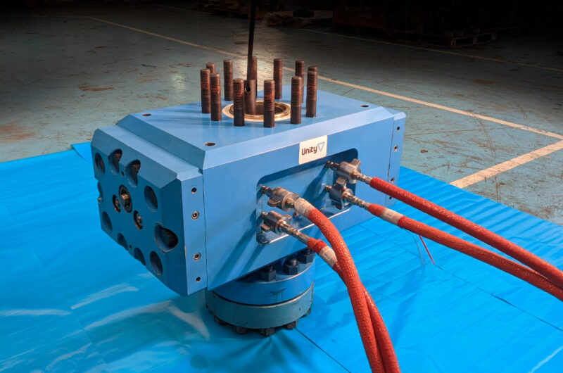 Compact shear seal