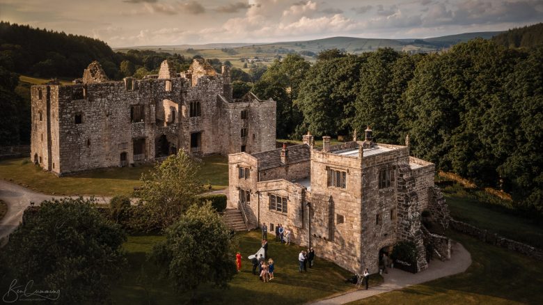 How do I find the best Yorkshire Wedding Photographer