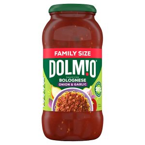 DOLMIO FAMILY ONION & GARLIC BOLOGNESE SAUCE 675G