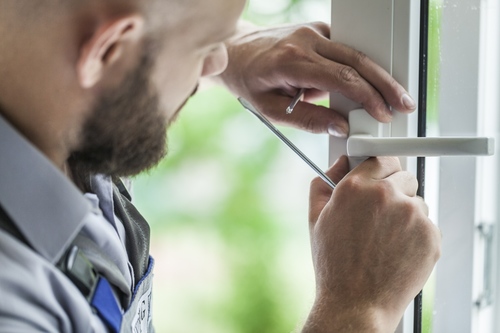 Byta fönster Uppsala, fönsterbyte Uppsala, fönstermontering Uppsala, fönsterbyte bostadsrättsförening Uppsala