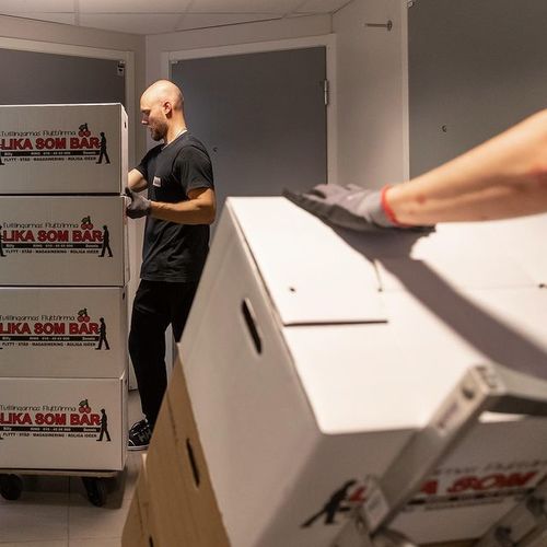 Bild Lika som bär Gävle AB (Foton Flyttare, Bild Flyttföretag)