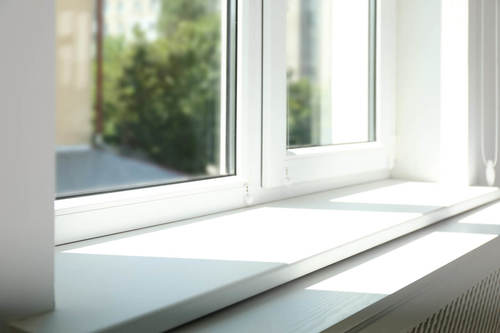 Nytt energieffektivt fönster installerat  – bättre inomhusklimat och isolering