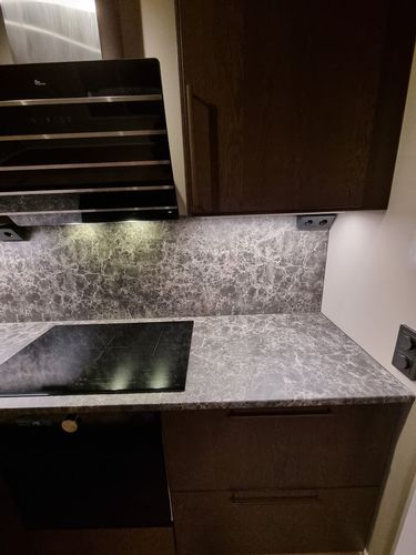 Företagsbild på Damian Bygg i Stockholm AB – En snickare i Stockholms län