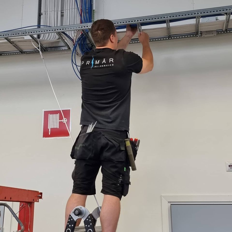 Företagsbild på Primär El-Service – En elektriker i Stockholms län