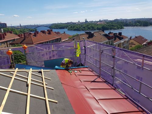 Företagsbild på SO Tak & Plåt AB – Ett takföretag i Spånga