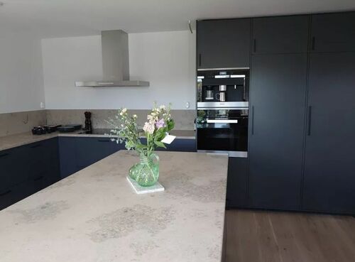 Företagsbild på Avona Tak & Bygg – En takläggare i Västmanlands län