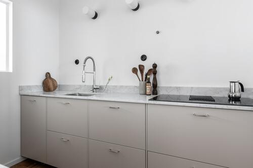 Ljust kök renoverat i Danderyd
