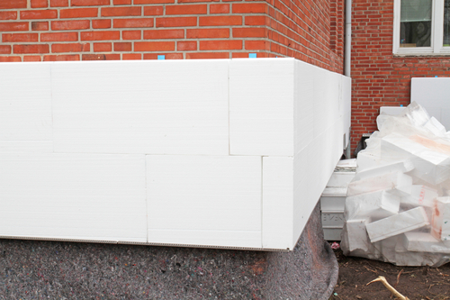 Isolera hus med cellplast