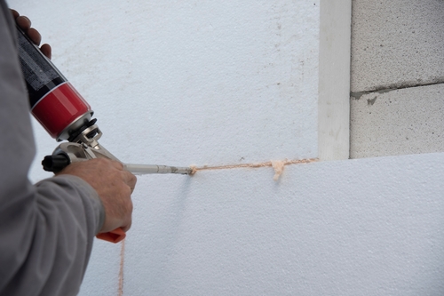 Isolera fasad med cellplast