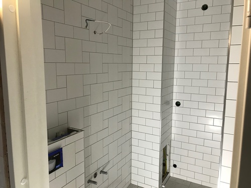 Badrumsrenovering Malung vitt kakel