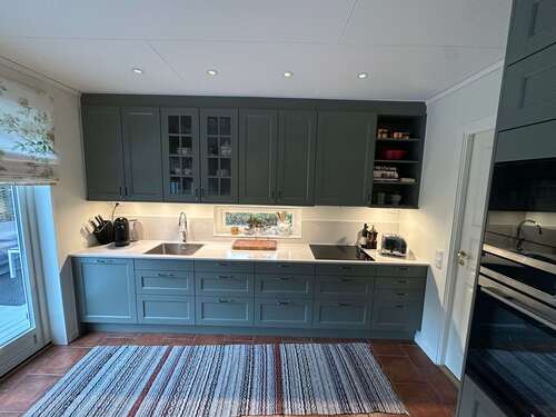 bild på ett nyrenoverat kök i stockholms län