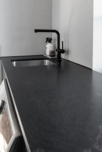 Bänkskiva tvättstuga Granit, Nero AB 20mm läderyta