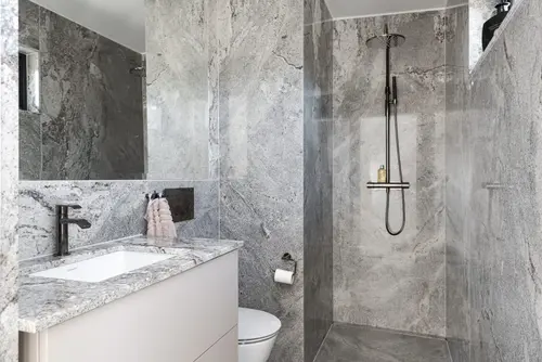 Projekt badrum – Taupe White
