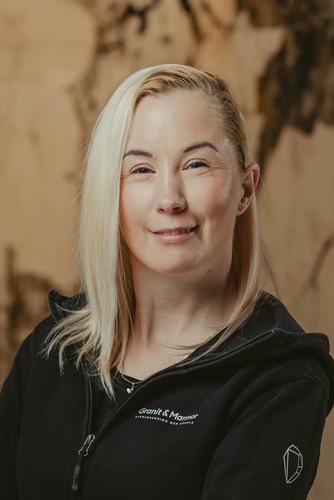 Maria på Granit & Marmor (Allt-i-allo)