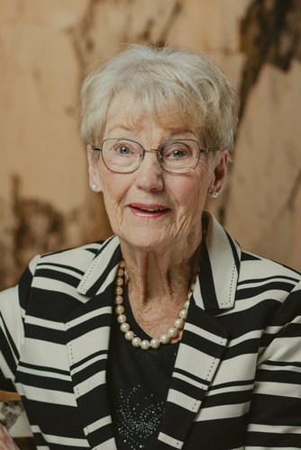 Anita på Granit & Marmor (Värdinna)