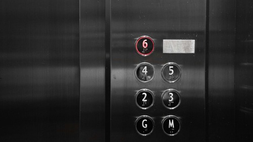 Köpa ny hiss till fastigheten? Läs vår stora guide
