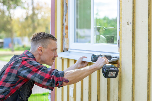 Noggrann invändig montering vid fönsterbyte i Åkersberga utfört av Roslagsfönster