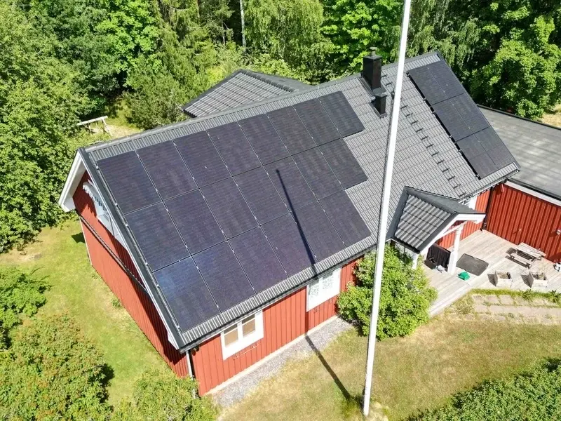 Solceller och snö – hur påverkas produktionen på vintern?