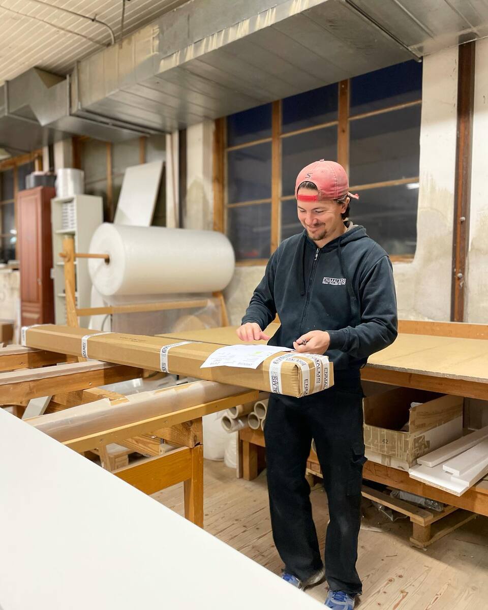 Företagsbild på Enmalms Interiör - Produktion – Ett snickeriföretag i Dalarnas län