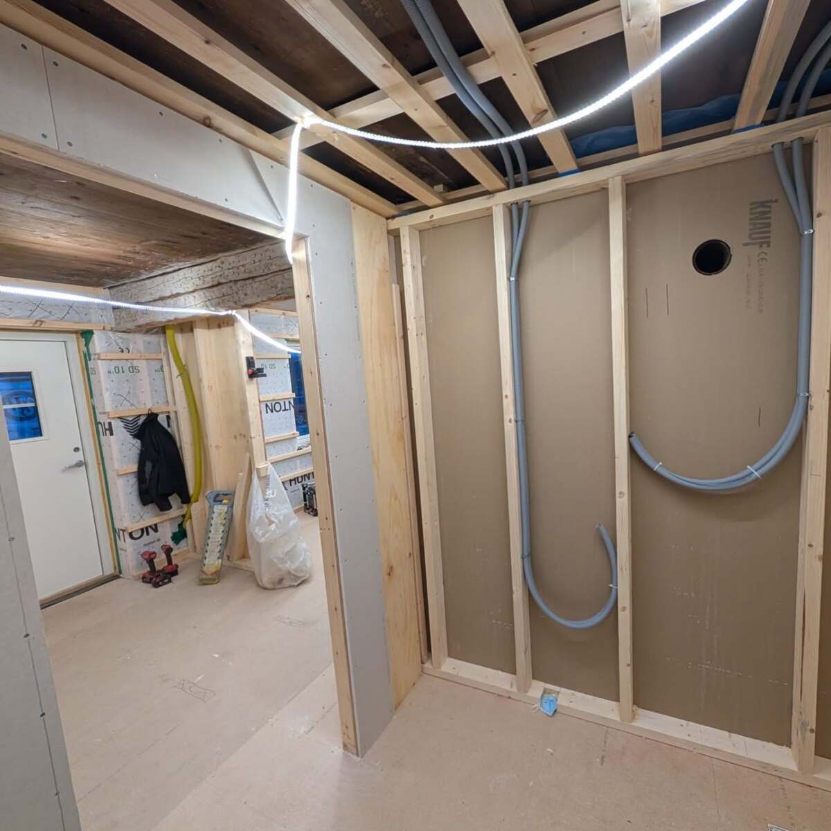 Företagsbild på Wman Bygg & Entreprenad  AB – En snickare i Dalarnas län