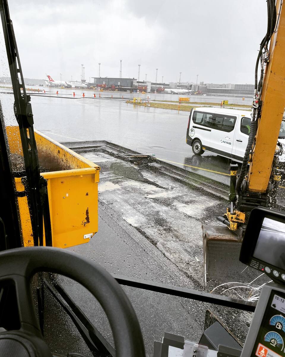 Asfaltsarbete och beläggningskontroll på flygplatsområde – anläggningsuppdrag för 3BAS AB vid Arlanda