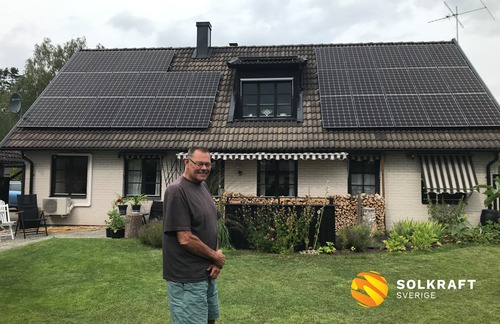 Nöjd kund med nya solceller installerade i Skara