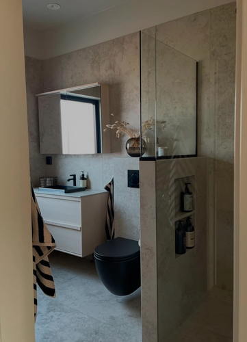 Företagsbild på HI Golv & Kakel AB – Ett badrumsföretag i Gävle 2025