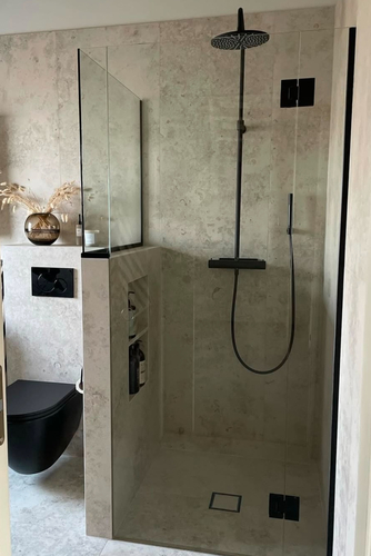 Företagsbild på HI Golv & Kakel AB – En badrumsrenoverare i Gävleborgs län