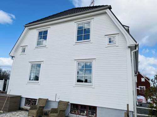 fönsterbyte på vitt äldre hus