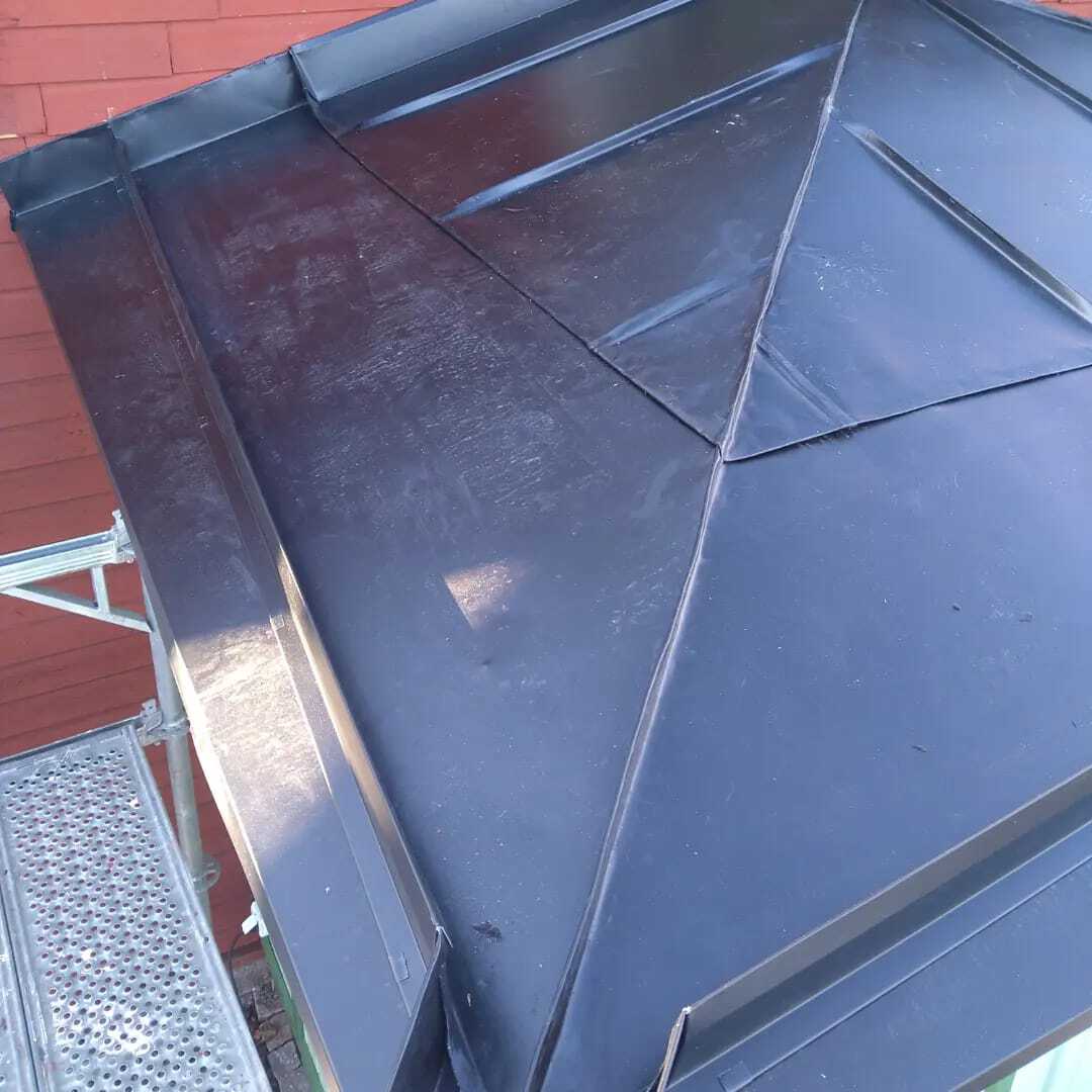 Företagsbild på Smedjebackens Byggplåt Aktiebolag – En takläggare i Dalarnas län