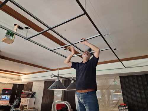 Renovering av innertak i lokal i Stockholm utförd av Ghalisson