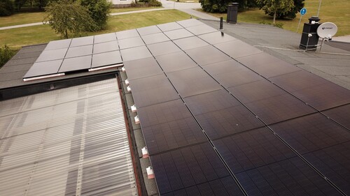 Solceller på papptak i Örebro