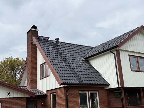 Företagsbild på AZA BYGG – En snickare i Östergötland County